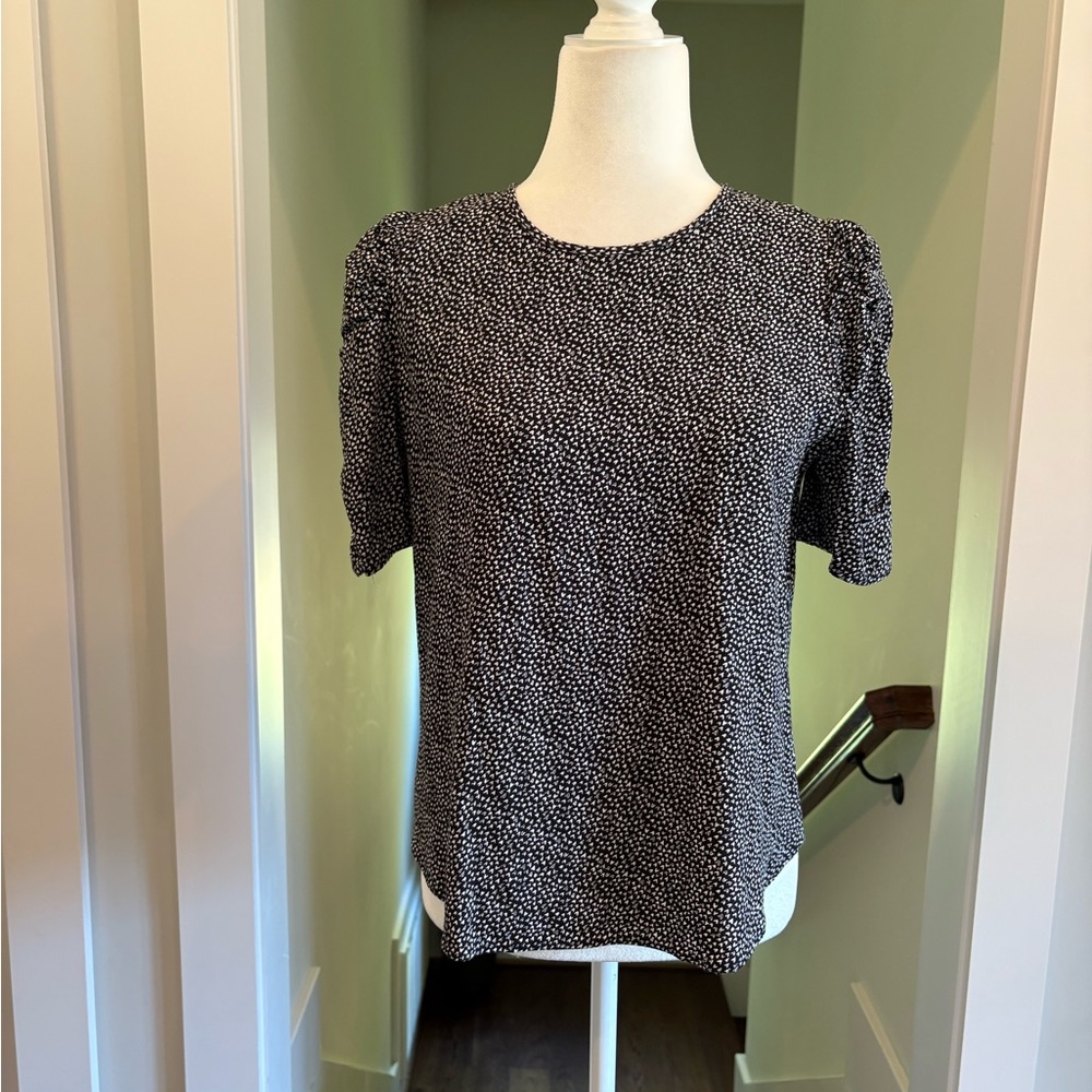 LOFT Black and White Heart Short Sleeve Top